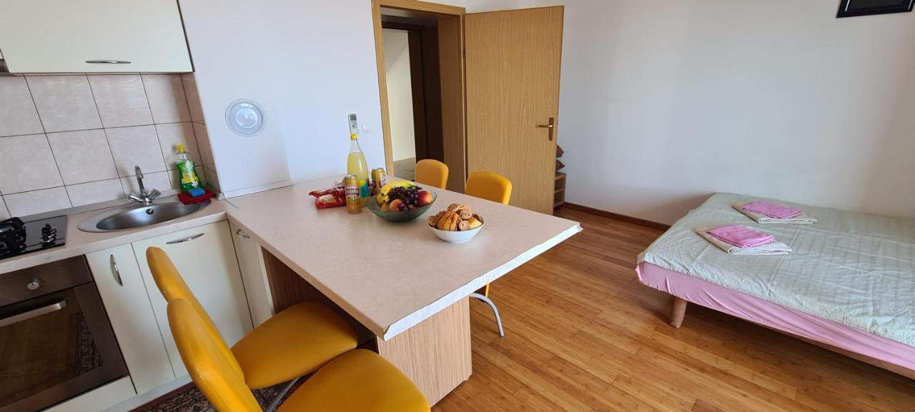 Apartmani Gizela Seget Donji Exterior photo