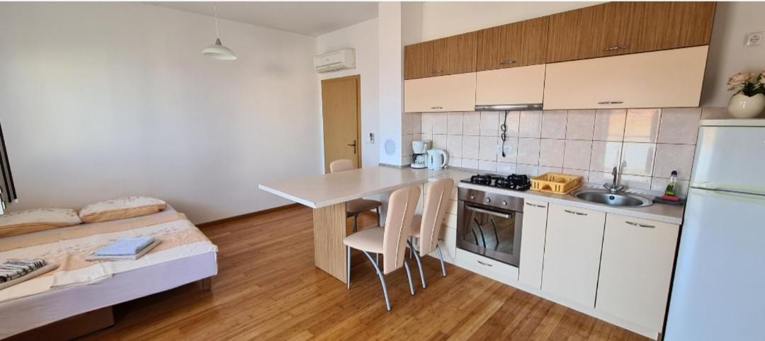 Apartmani Gizela Seget Donji Room photo