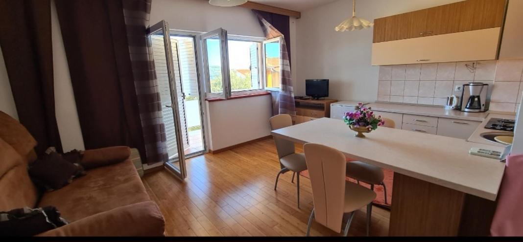 Apartmani Gizela Seget Donji Room photo